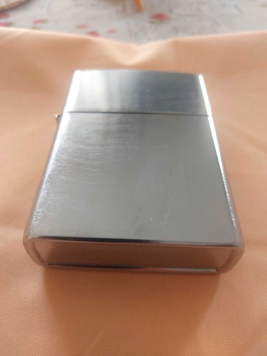 Tipo zippo gigante