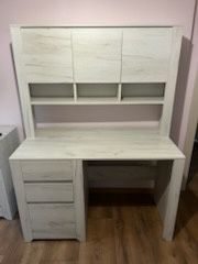 Meble do pokoju młodzieżowego