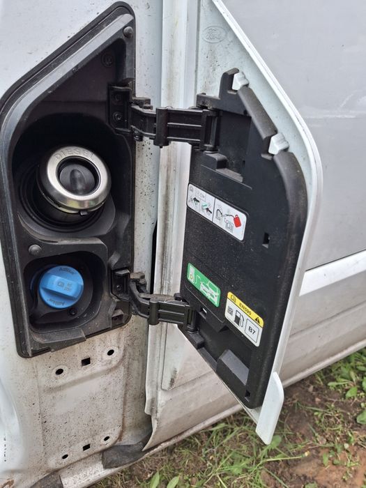 Klapka wlew paliwa transit custom komplet 22r