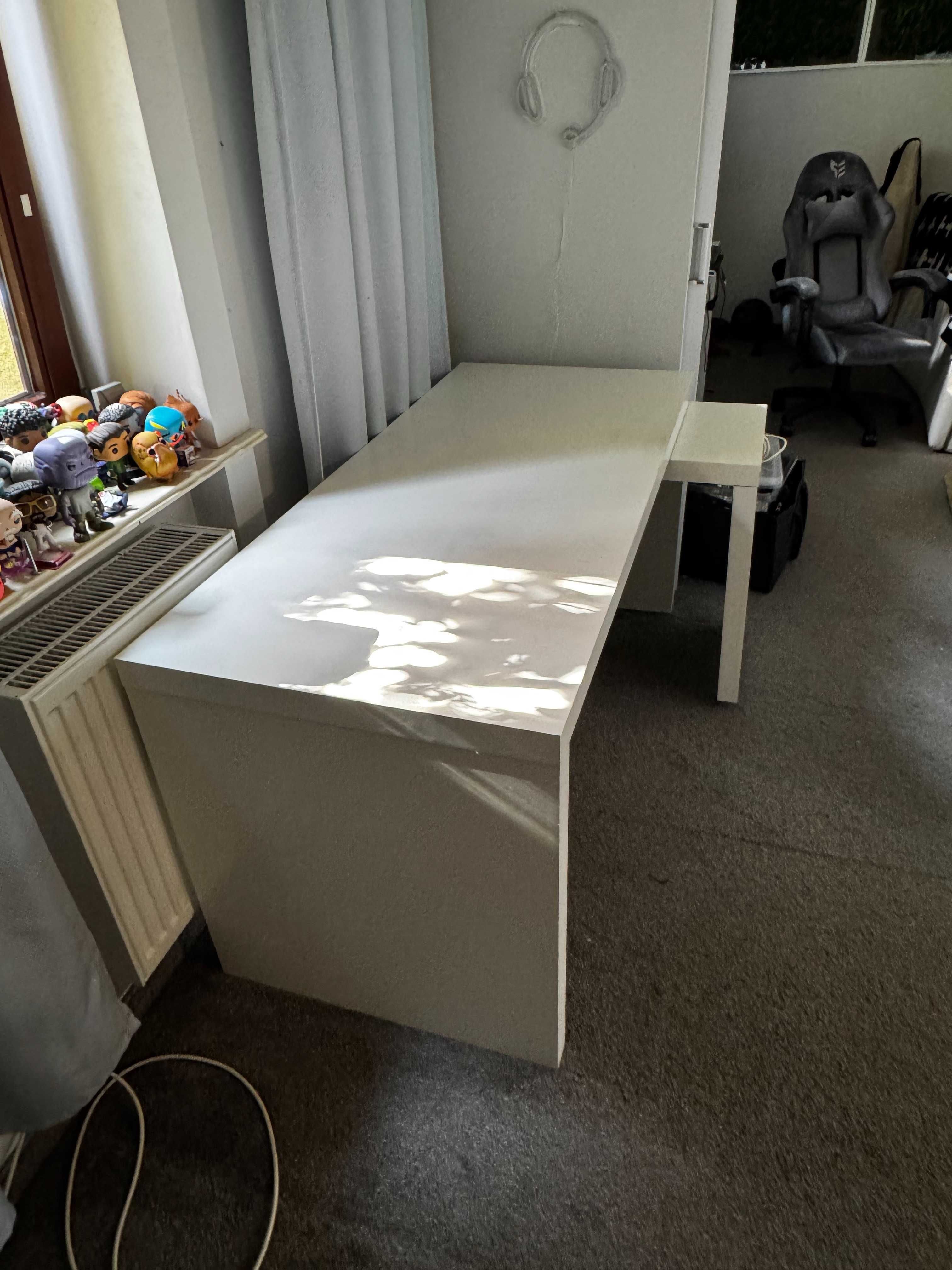 Biurko Ikea Malm z wysuwanym panelem