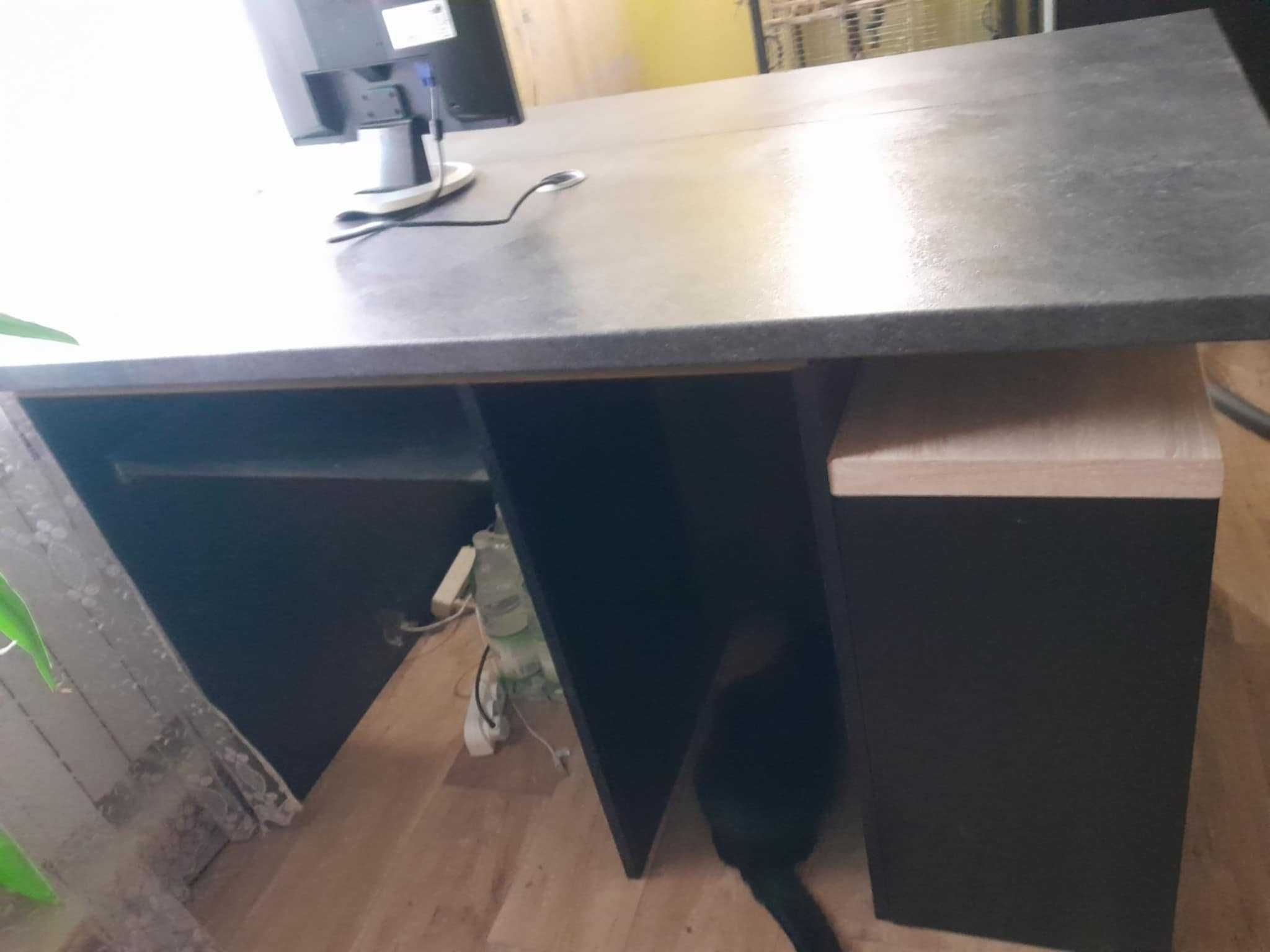 Biurko 2 stronne mało używane