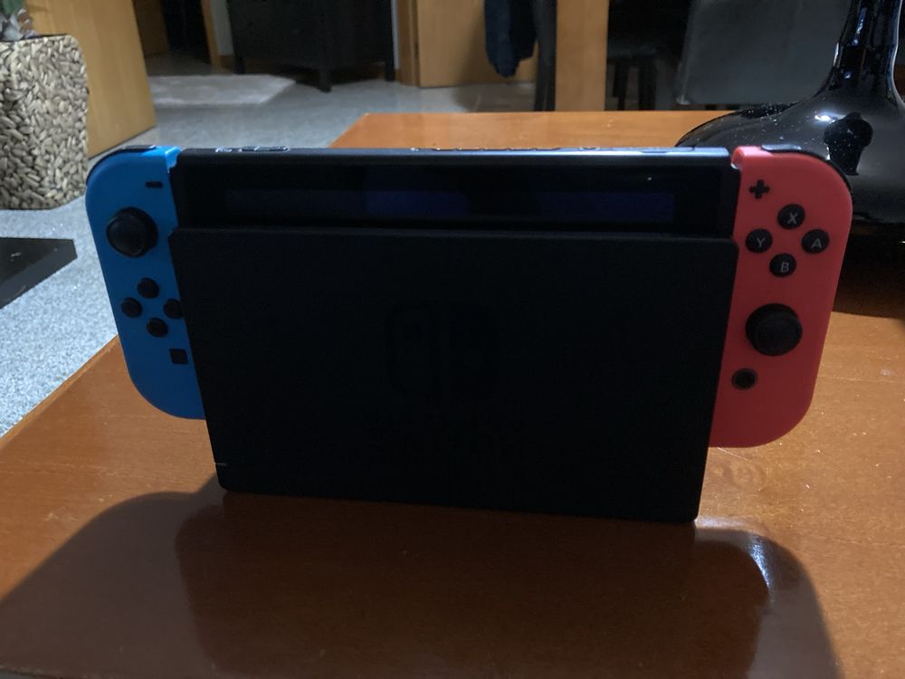 Nintendo Switch V1 2018 bom estado e acessorios