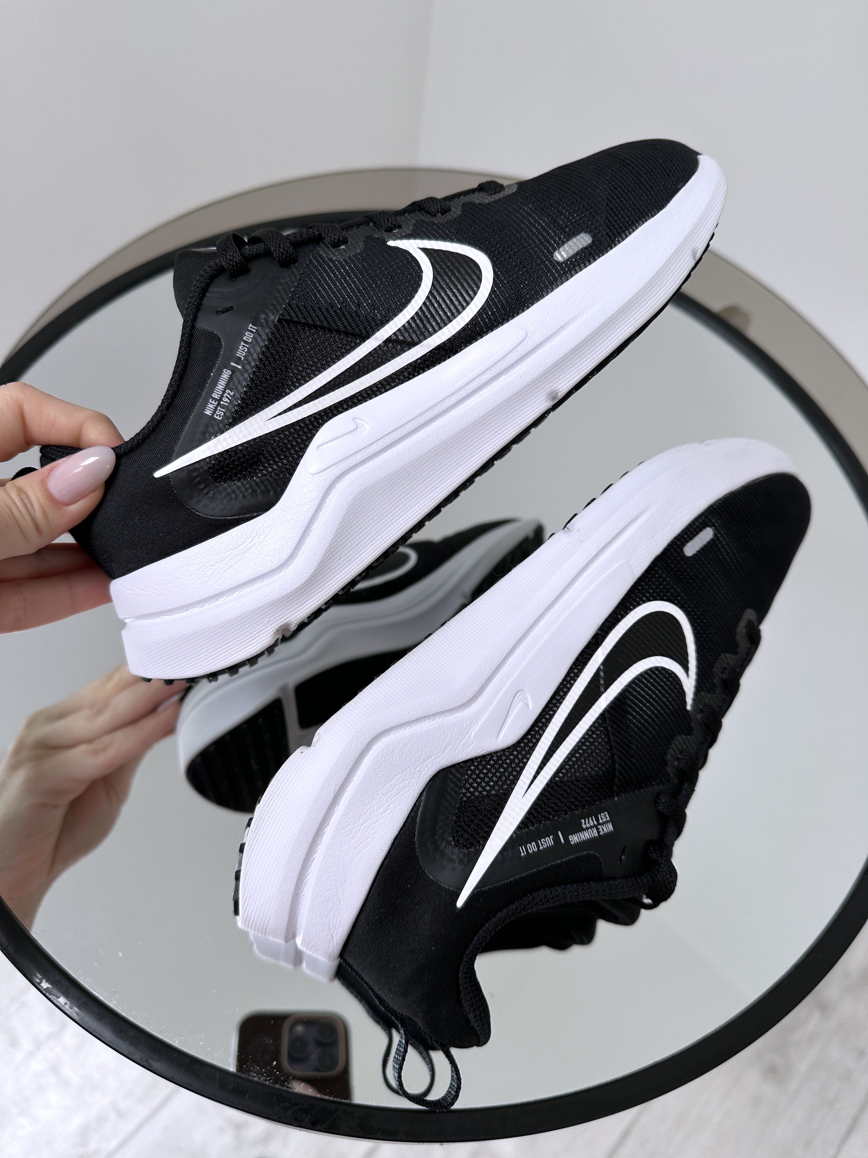 Отличные легчайшие кроссовки Nike Downshifter