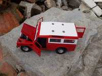 Land rover series ll escala 1/24 ( portes incluídos correio registado)