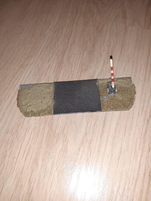 Przejazd kolejowy z rogatką skala TT