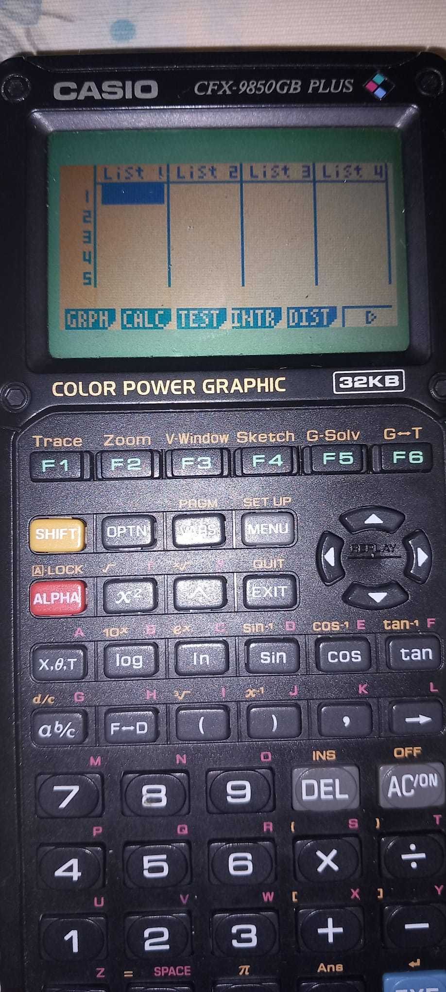 calculadora gráfica cientifica Colorida Casio CFX-9850GB Plus 32kb