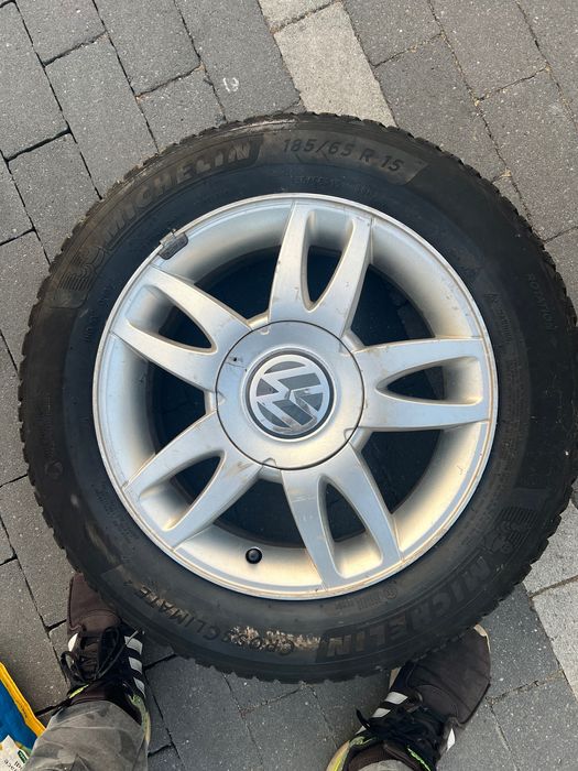 pneu de automóvel