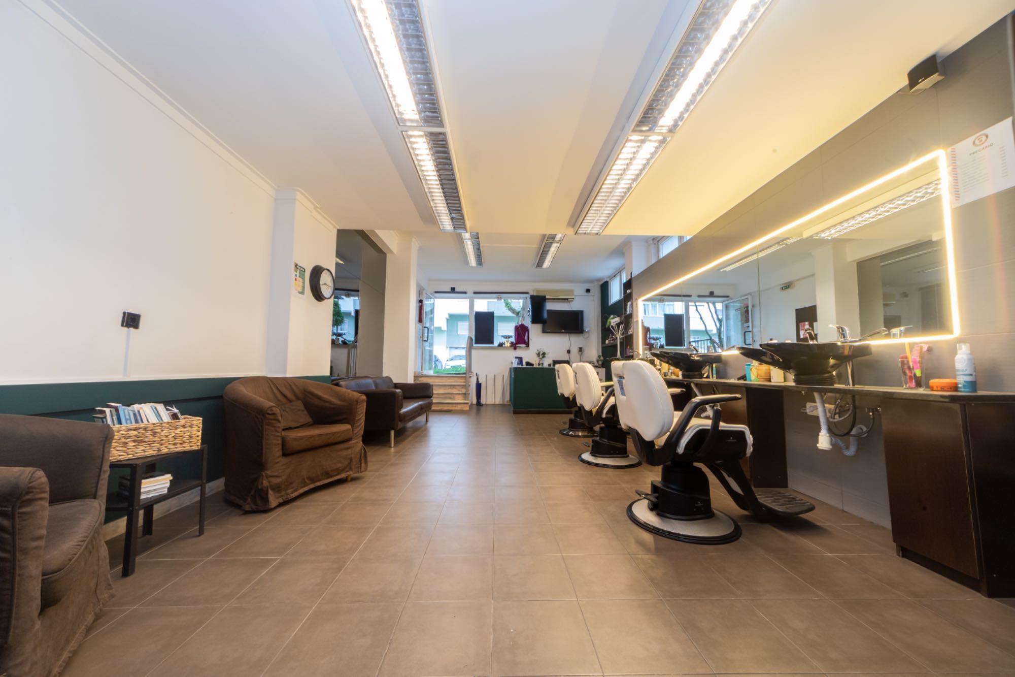 Trespasse de Barbearia com carteira de clientes ativa
