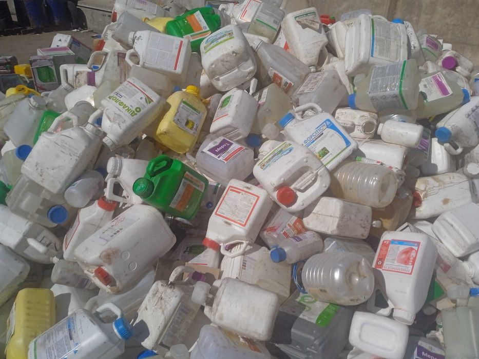 Продам каністру б/в