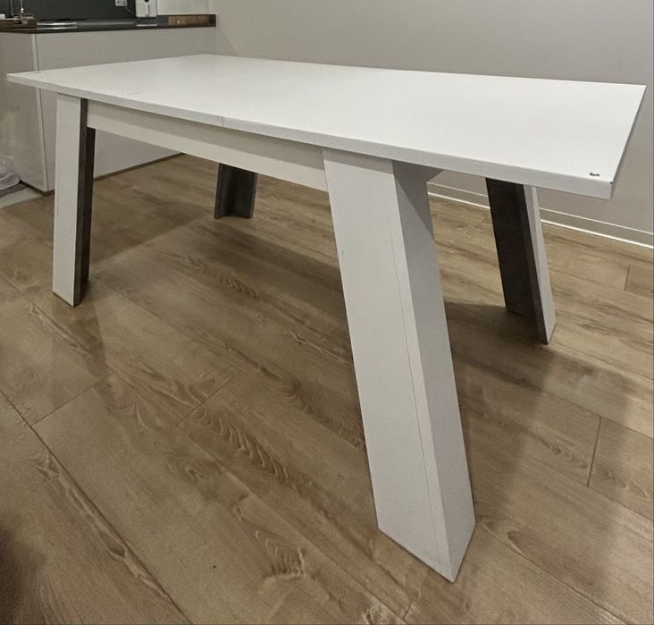 Movel de tv e mesa de sala