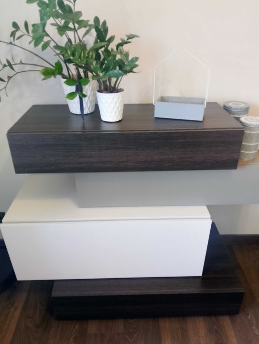 Meble biurko, dwie komody Vox i rogówka abra