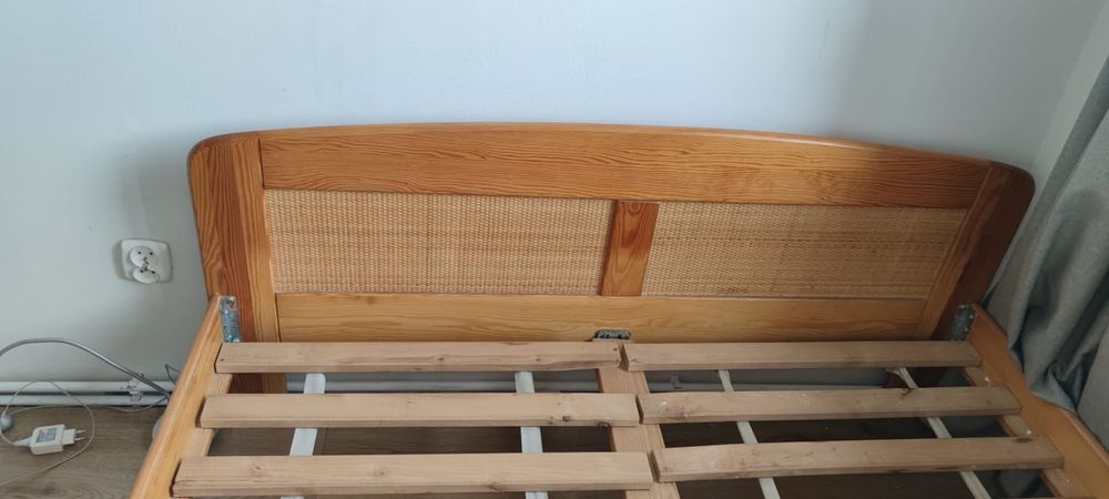 Łóżko drewno i rattan 140x200 z szufladą i materac gratis