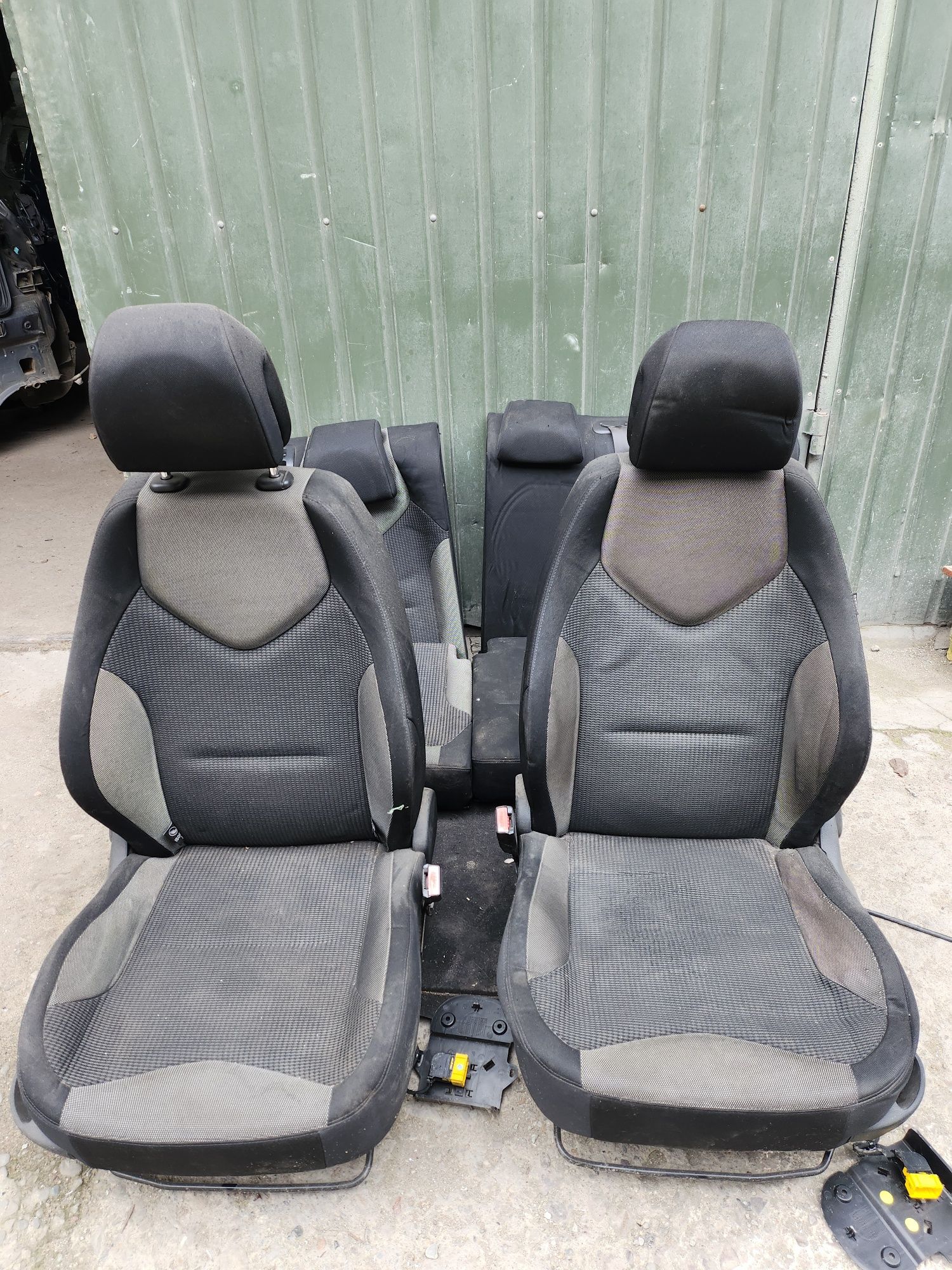 Fotele komplet przod tyl peugeot 308 5 drzwi