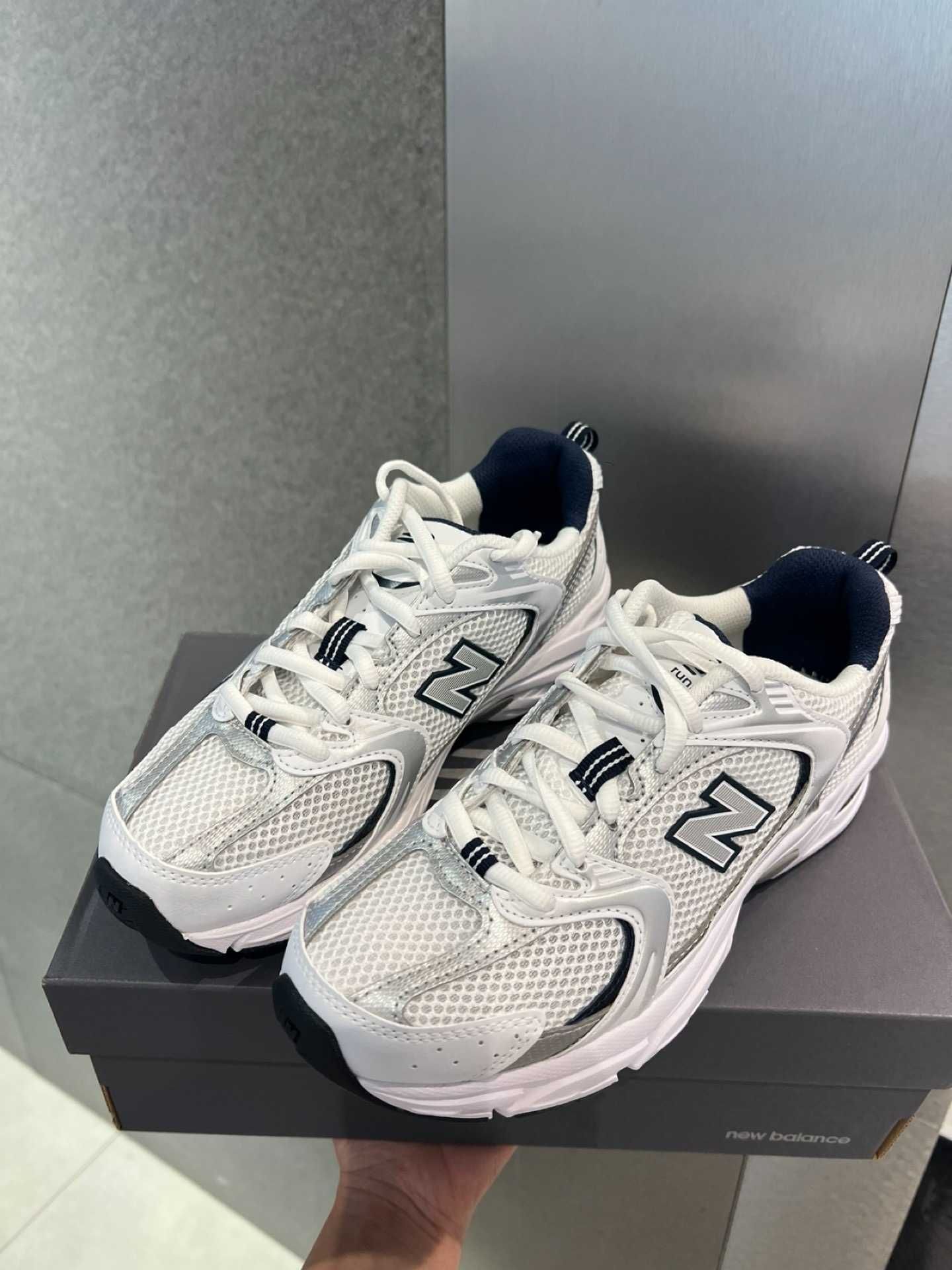 NewBalance _Nowy*530_White_Silver_Navy*UnisexTrampk38.5