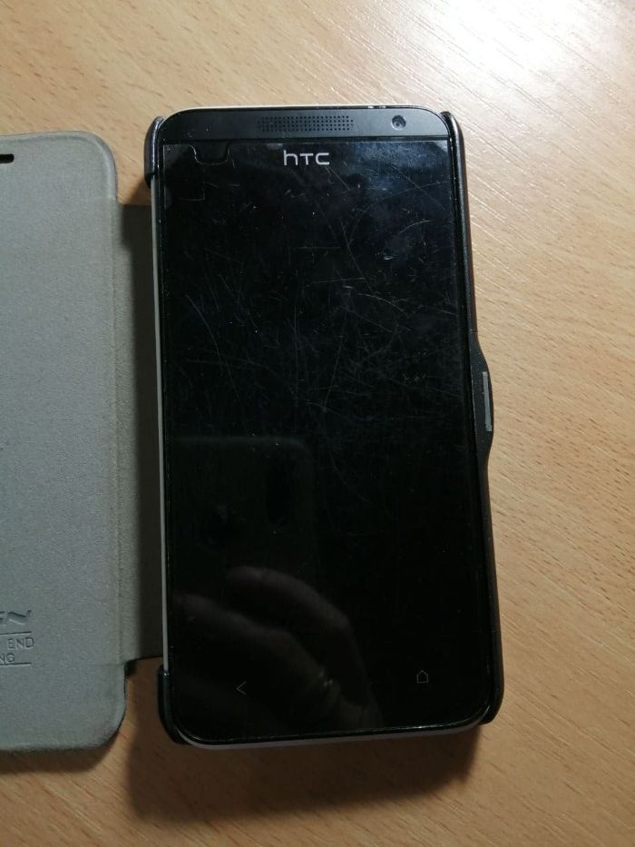 Смартфон Телефон на запчасти HTC desire 300 white
