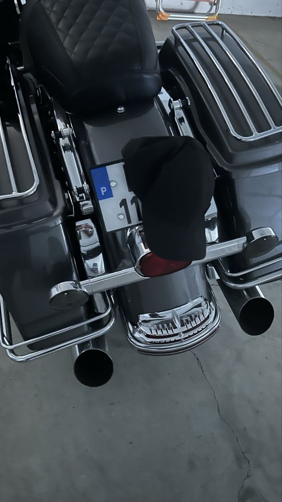 Harley Davidson electra glide flhtk