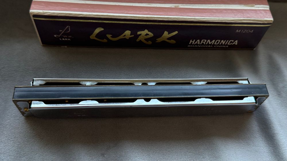 LARK Harmonika ustna
