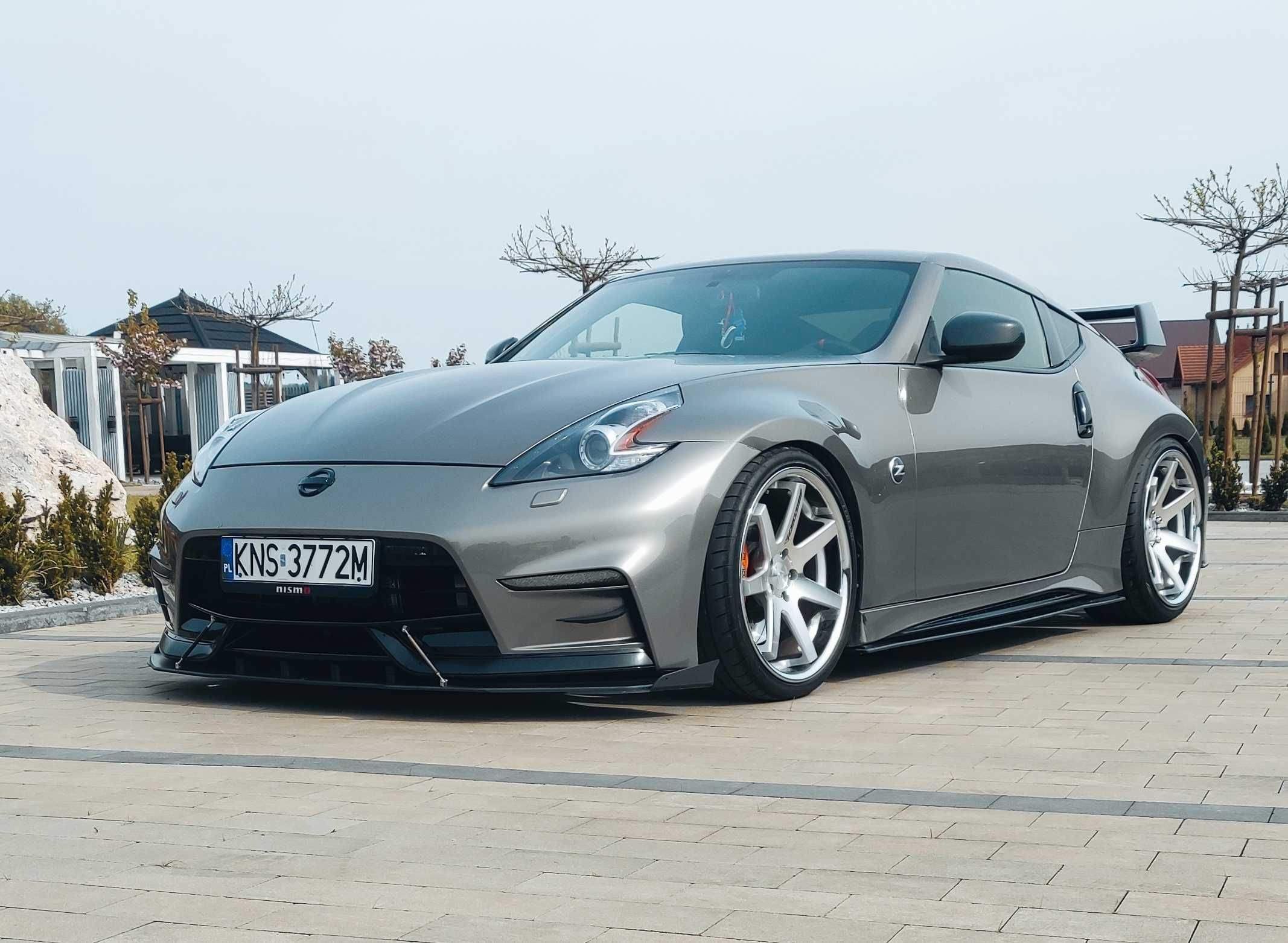 Nissan 370z sprzedam w dobre ręce.