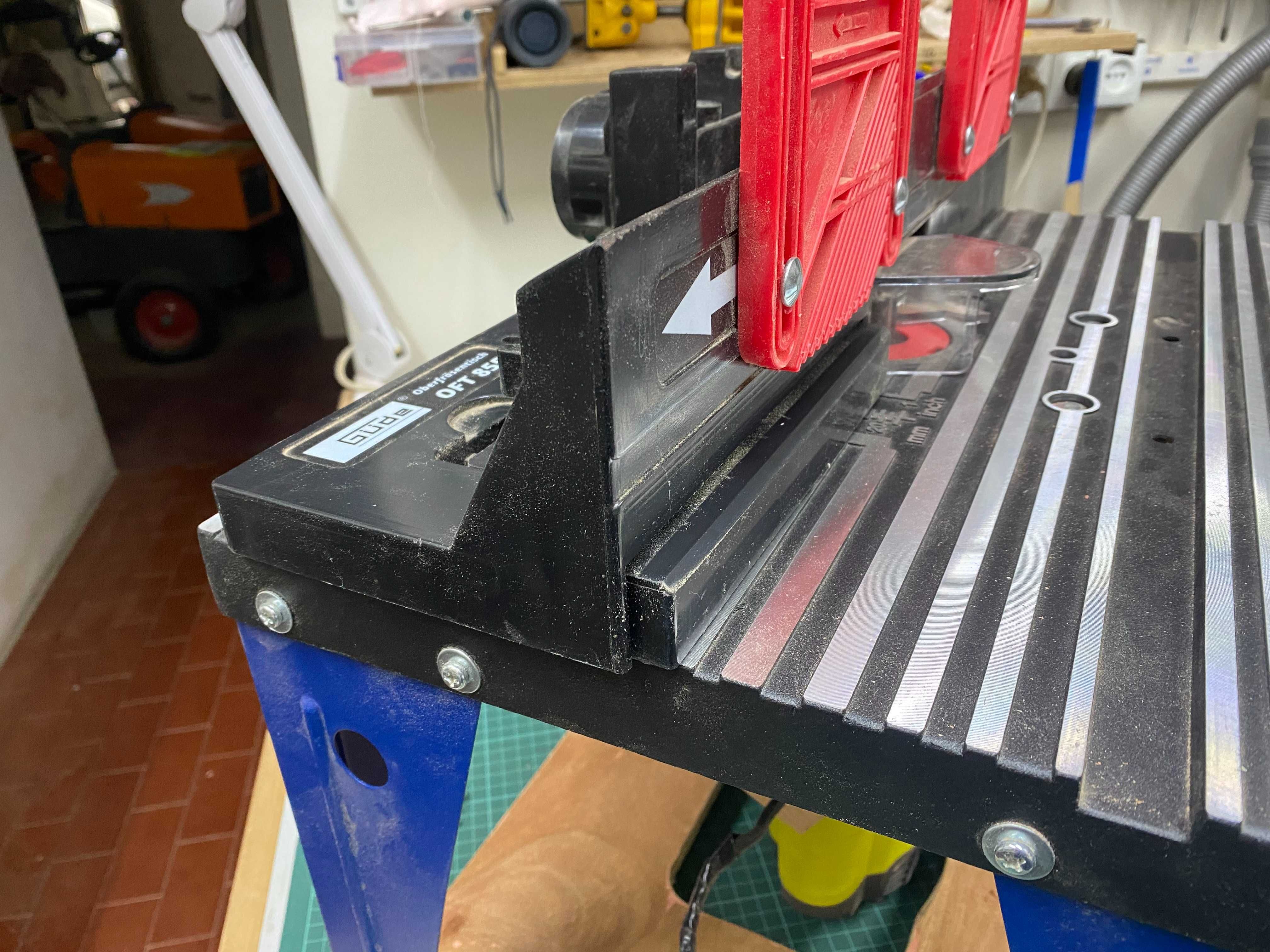 Mesa com tupia invertida