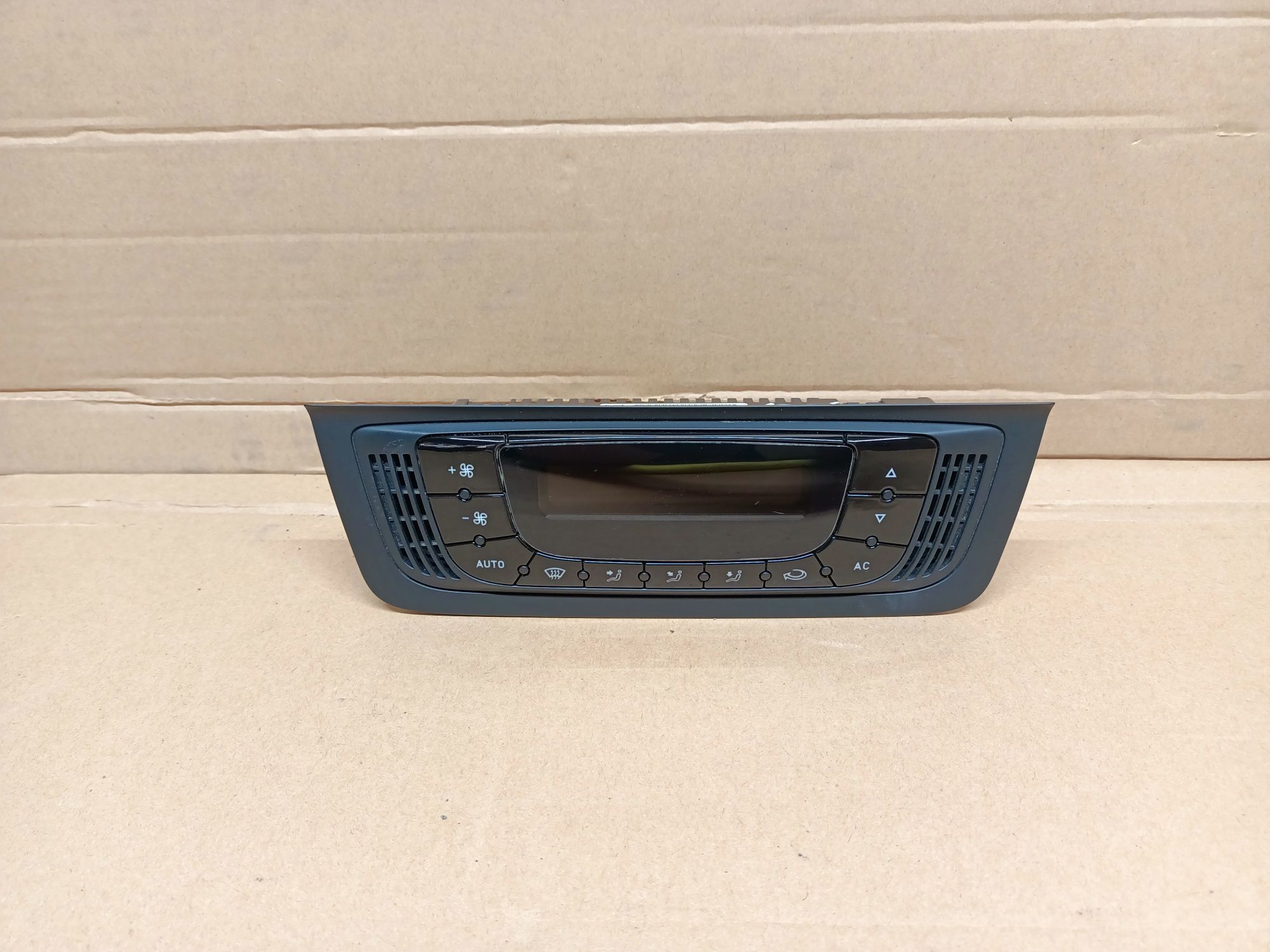 Panel nawiewu klimatyzacji climatronic Seat Ibiza IV