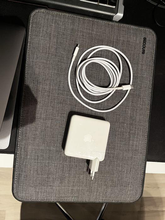 MacBook Pro 15-inch 512GB Intel Core i9 Radeon Pro 560X 32GB RAM