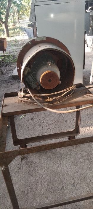 Продам електро двигун