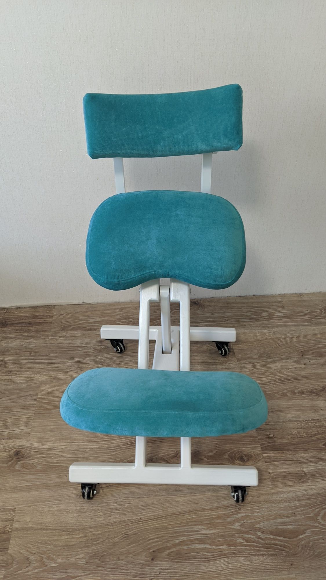 Колінний стілець стул ортопедичний для осанки Wooden Arms бірюза