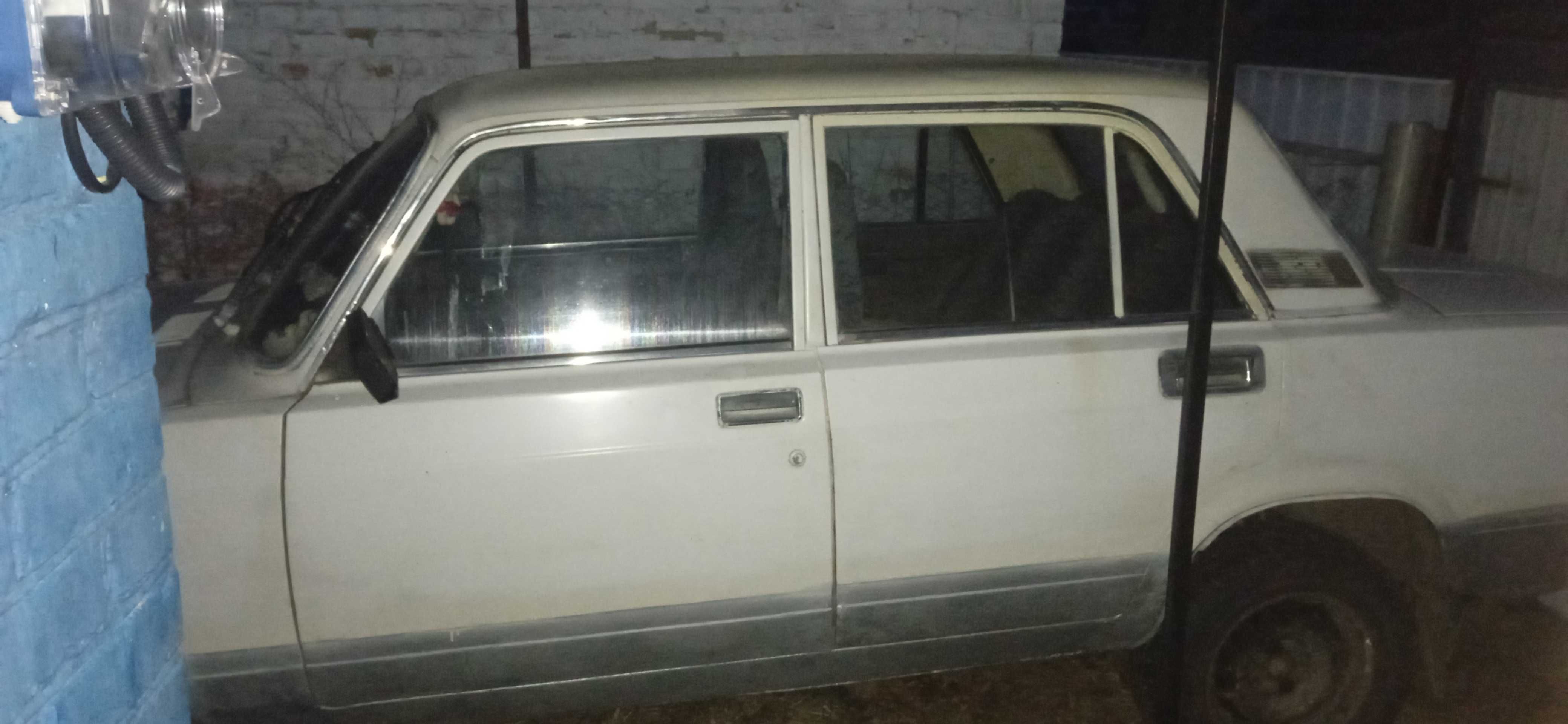 Продам ваз 2105.