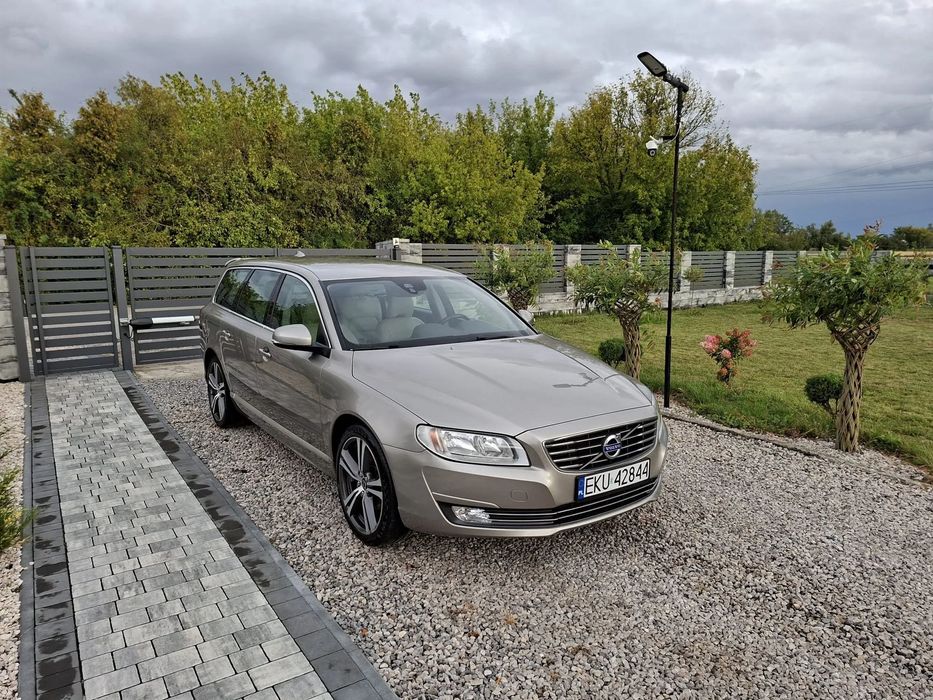Volvo V70 D4 181Km Serwis Podgrzewane fotele El.klapa Jeden Właściciel