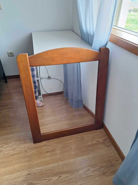 Mesa centro UMBILA/Espelho parede/Candeeiro elétrico/Mesa centro JACA