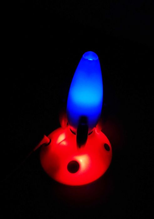 Luz de presença / luz noturna foguetão azul e vermelho para crianças