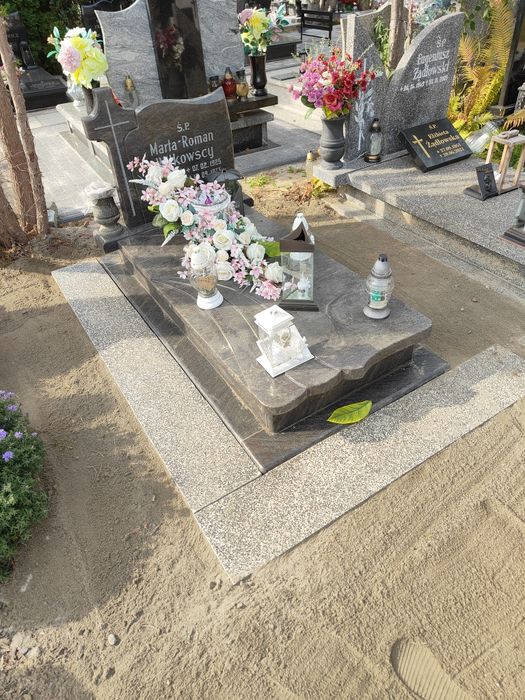 Naprawa pomników, podnoszenie pomników, obróbka pomników.