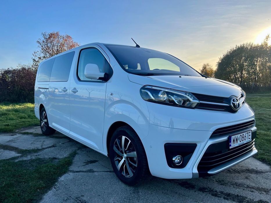 Grupa Nexus Transport osób Polska i Europa lotniska 7-8 + 1 osób