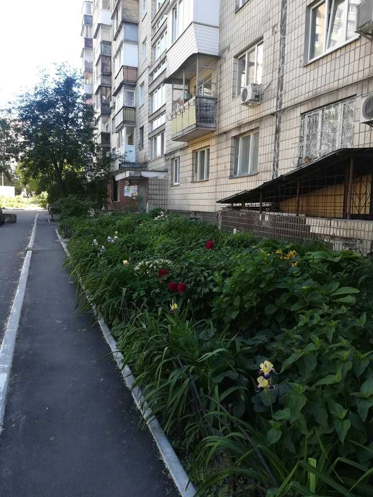 Простора 3-к 68м2 Велика Китаївська, Голосіївський, метро Либідська