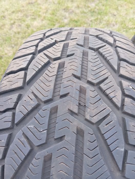 Sprzedam opony 225/45/18