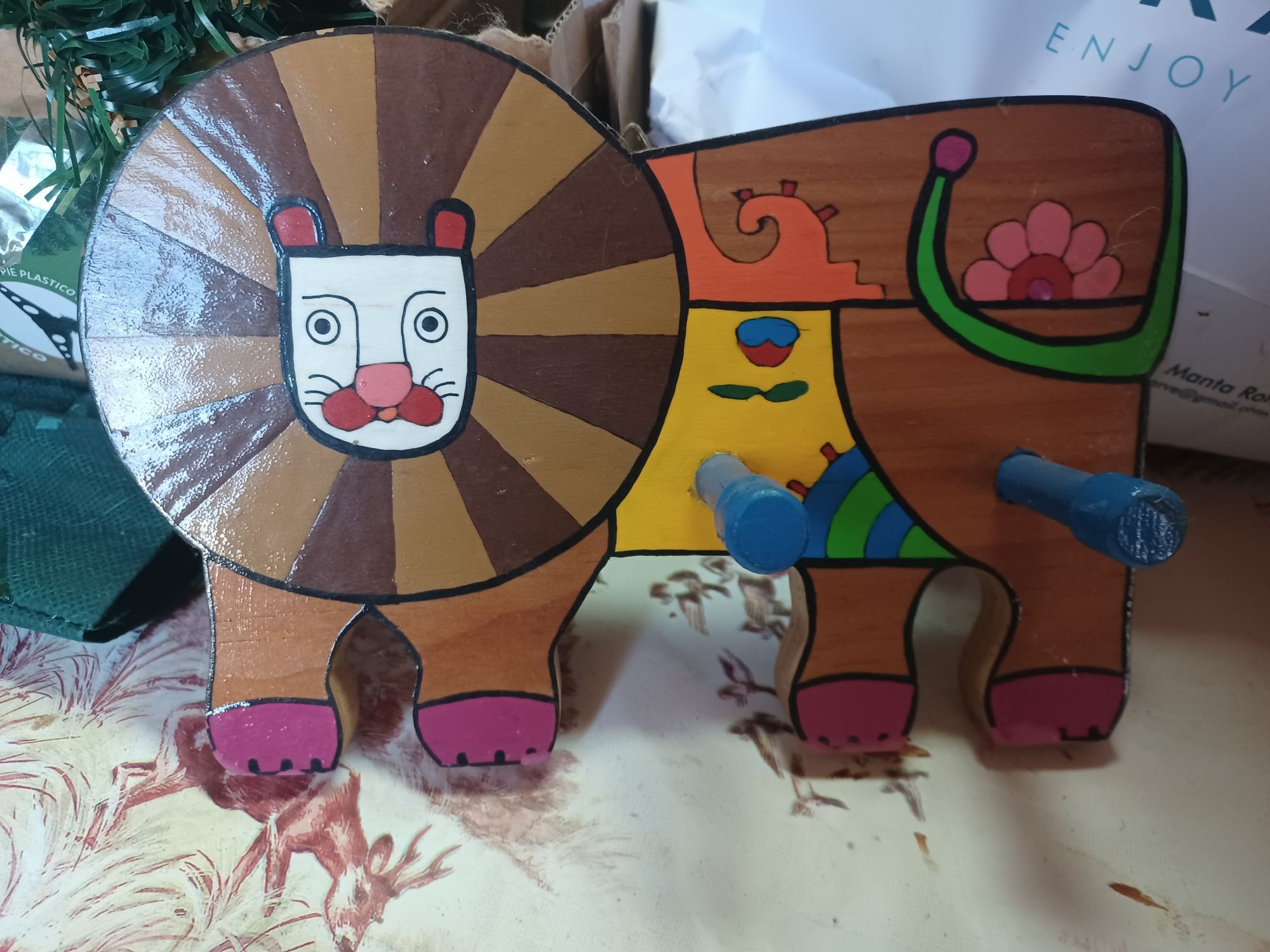 Cabide de parede infantil