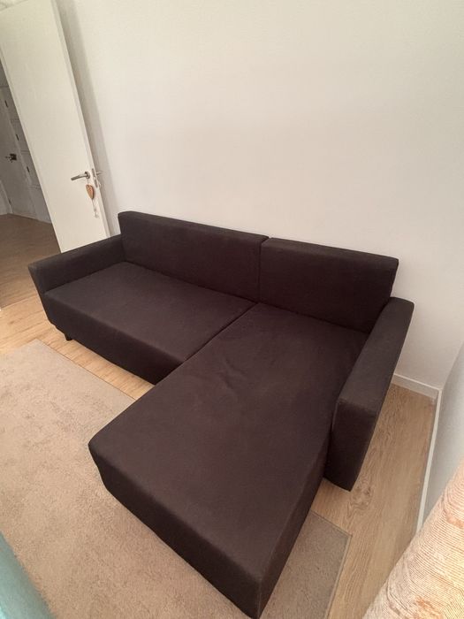 Sofá cama com arrumação
