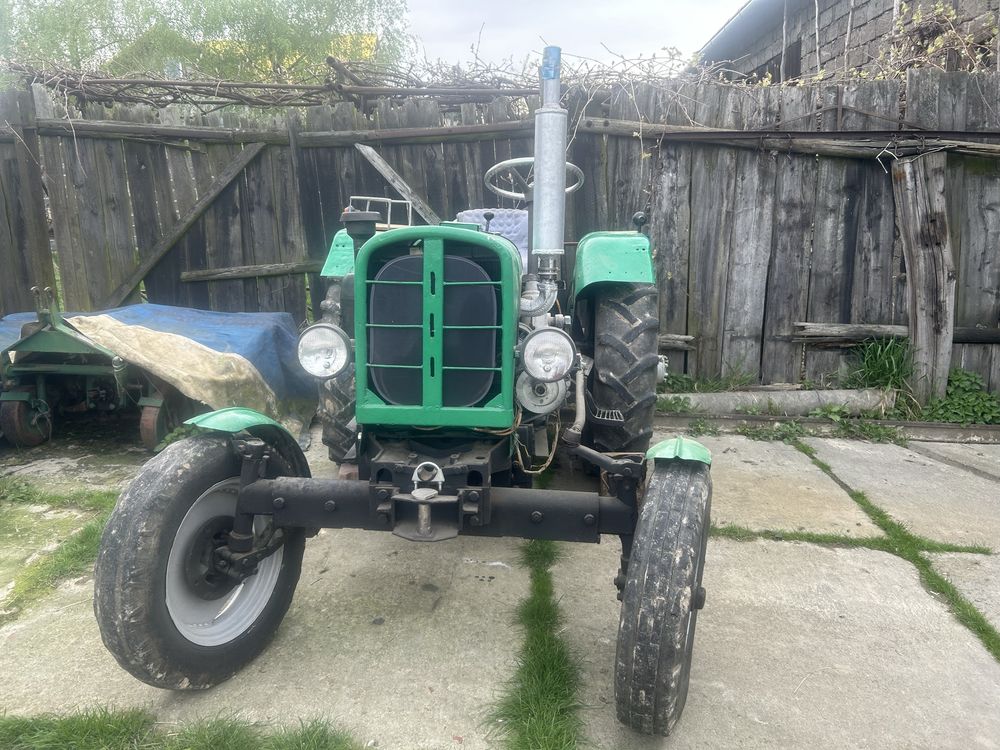 Traktor sam c-330