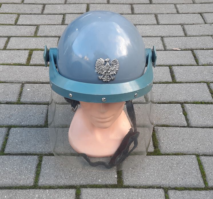 Milicja stary kolekcjonerski kask milicja wz 83 zomo ormo kask prl mo