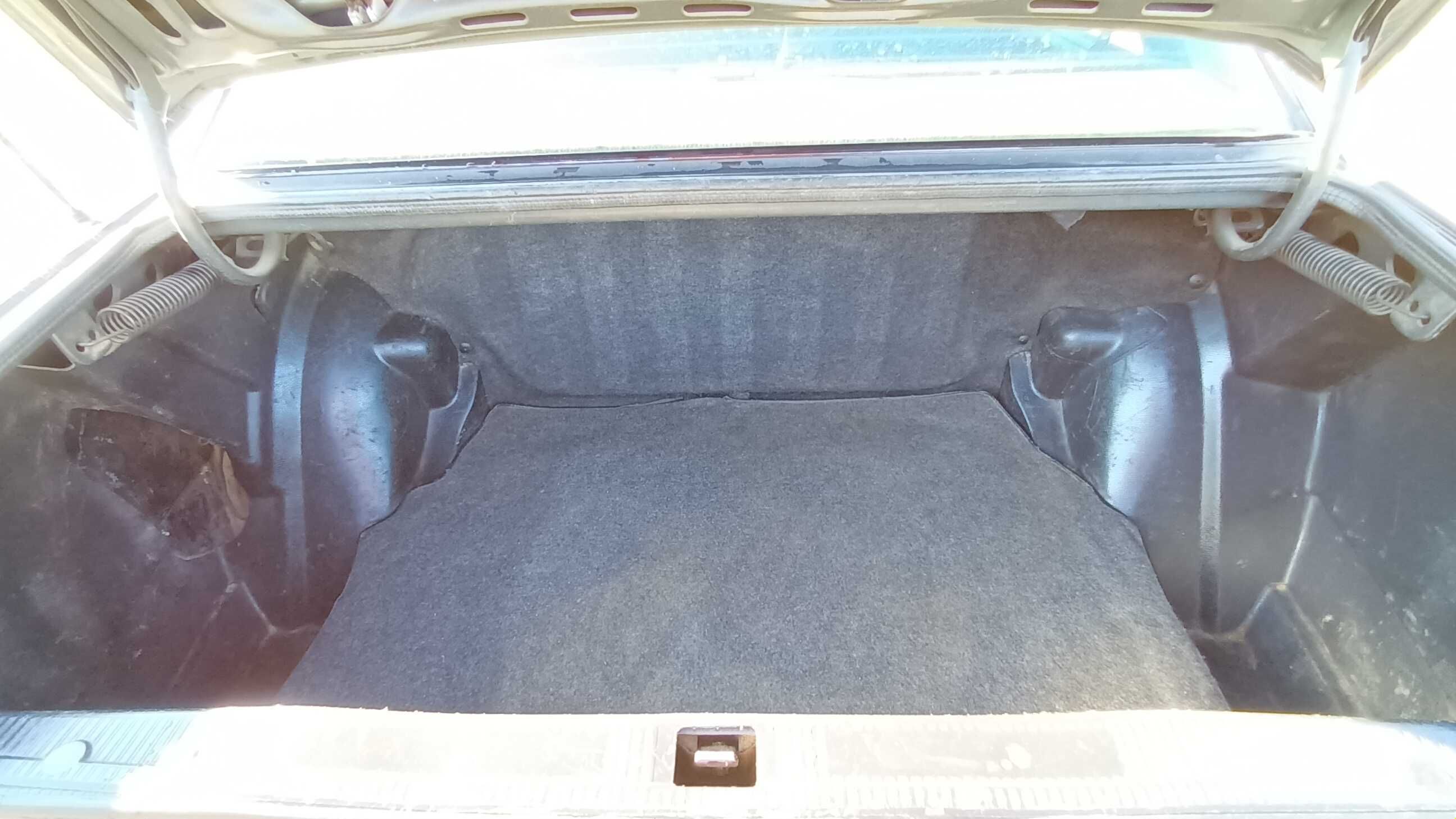 Excelente Mercedes-Benz 190D Clássico