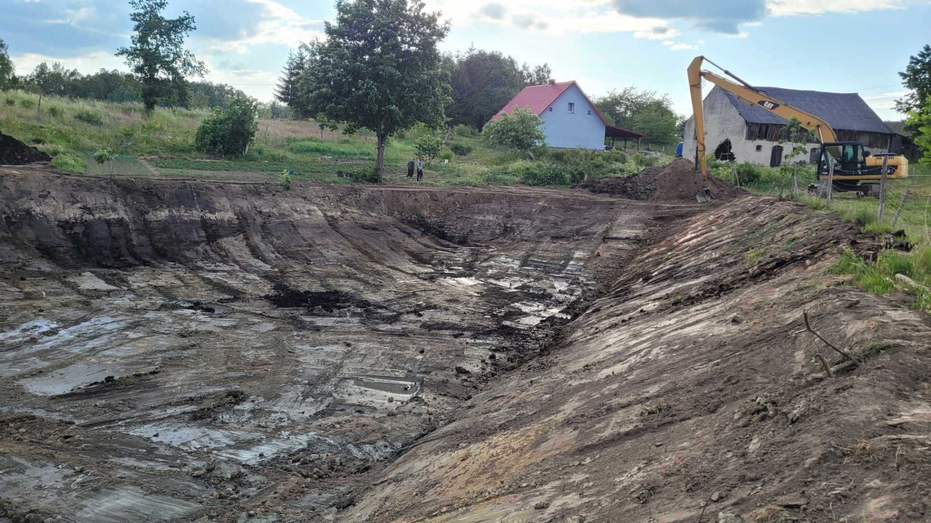 pogłębianie ,oczyszczanie, kopanie stawów i innych