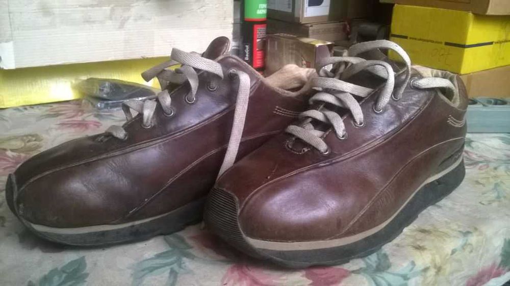 кросівки колір коричневий стан на фото, розмір 42