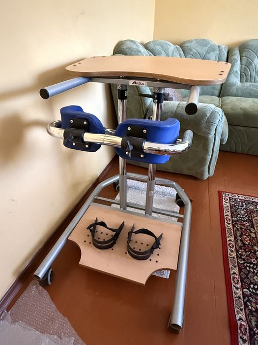 Вертикалізатор, коліноупор, для реабілітації дорослого або підлітка,