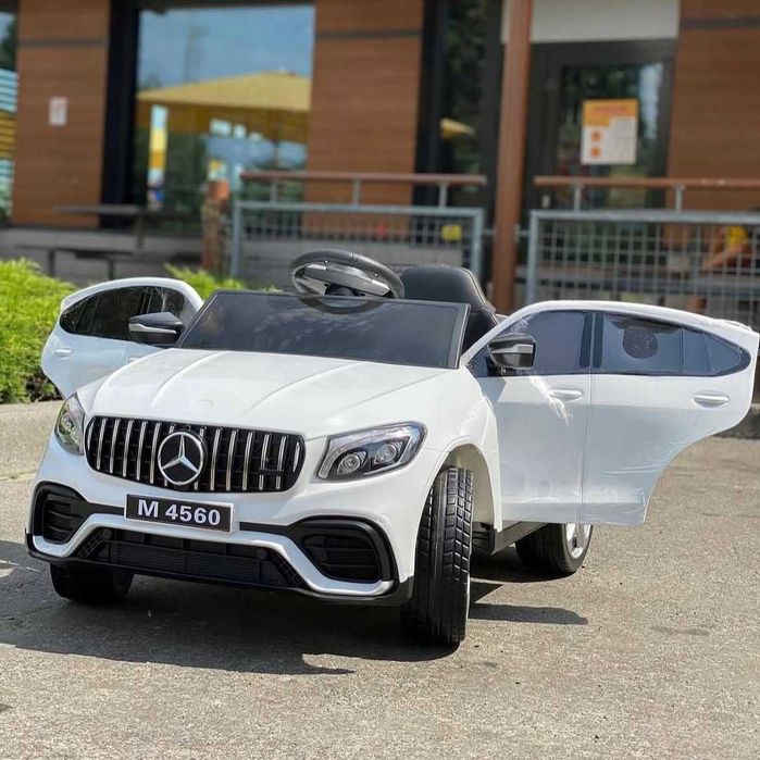 Дитячий електромобіль на акумуляторі Mercedes M 4560 з пультом