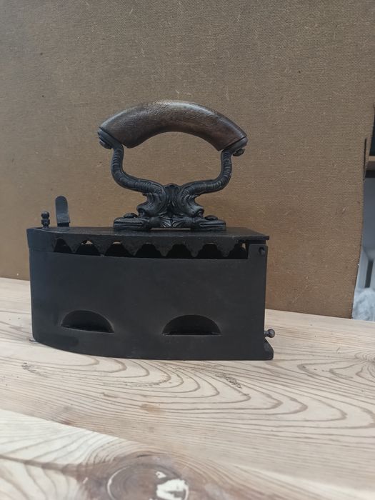 Stare zelazko zabytkowe