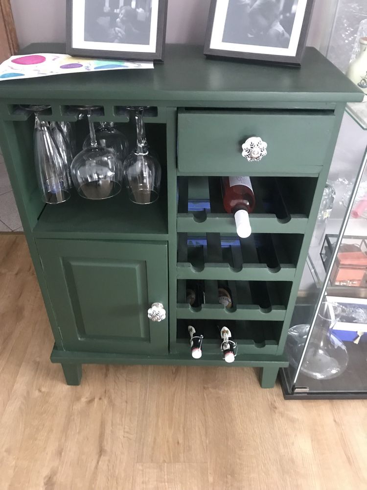 komoda na wina vintage