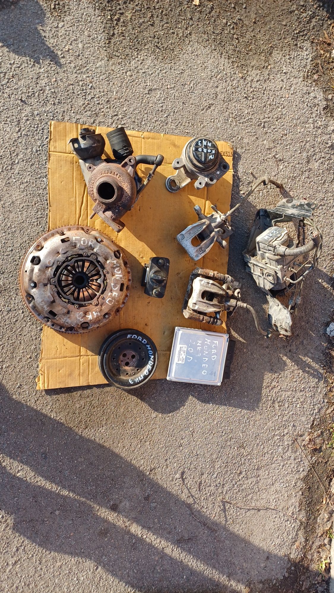 Паливна рампа Ford modeo mk3 2.0