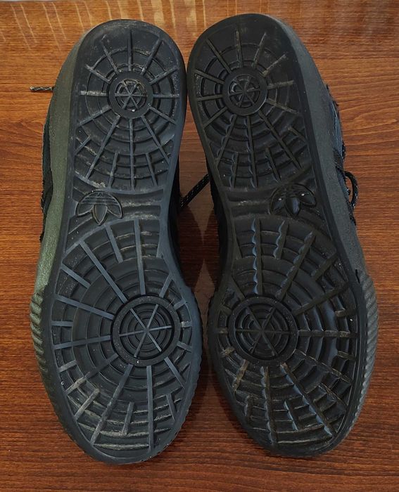 Високі кросівки Adidas AKANDO ATR