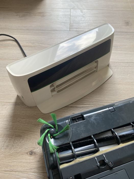 Робот пилосос Kobold VR200