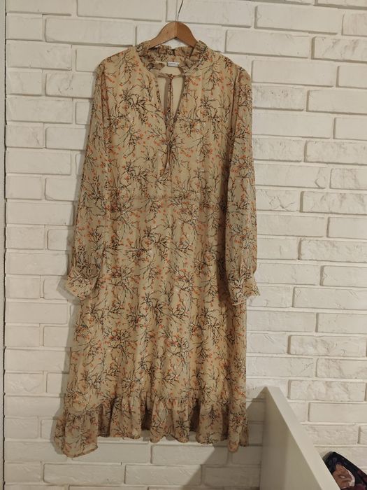 Beżowa sukienka MIDi kwiaty floral z długim rękawem Boho Saint Tropez